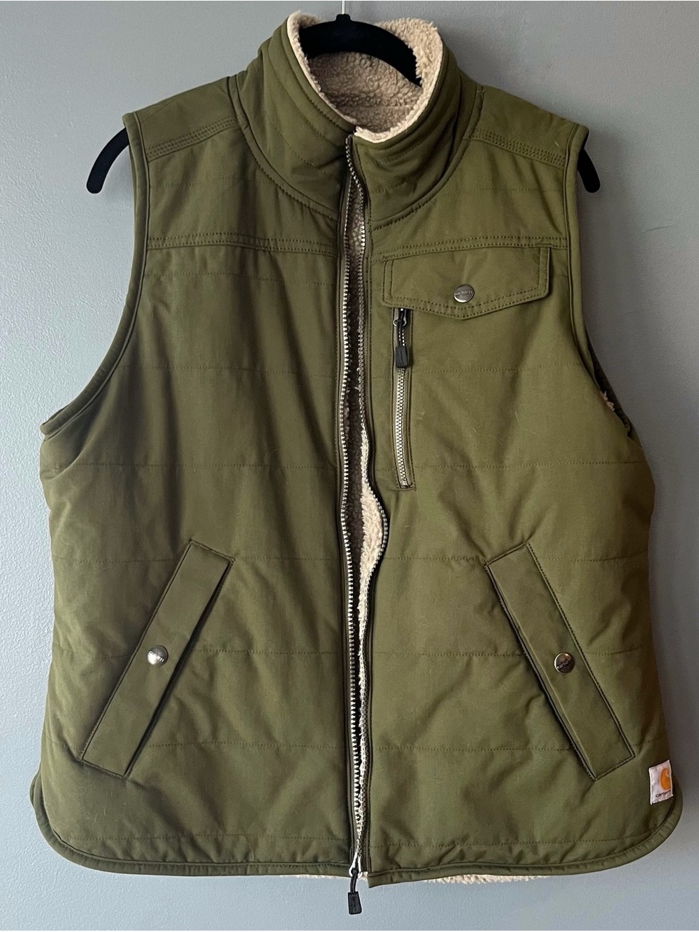 Carhartt Utility Sherpa Lined Reversible Vest in Basil - Picture 3 of 9